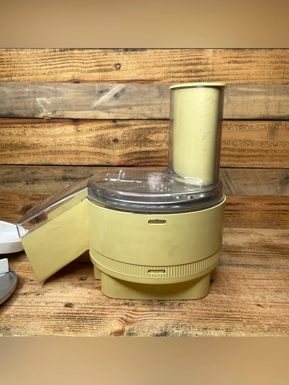OSTER REGENCY KITCHEN CENTER  FOOD PROCESSOR BASE, LID, CHUTE, 4 BLADES VGC
